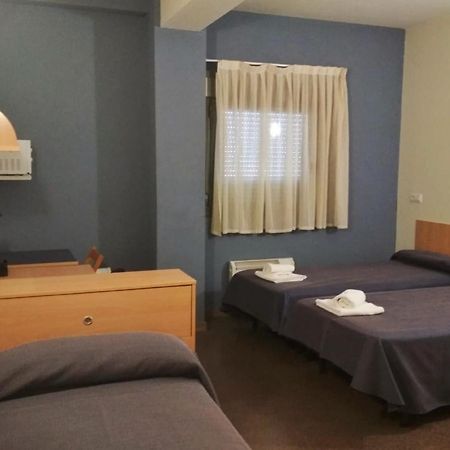 Residencia Universitaria Resa As Burgas Ourense Phòng bức ảnh