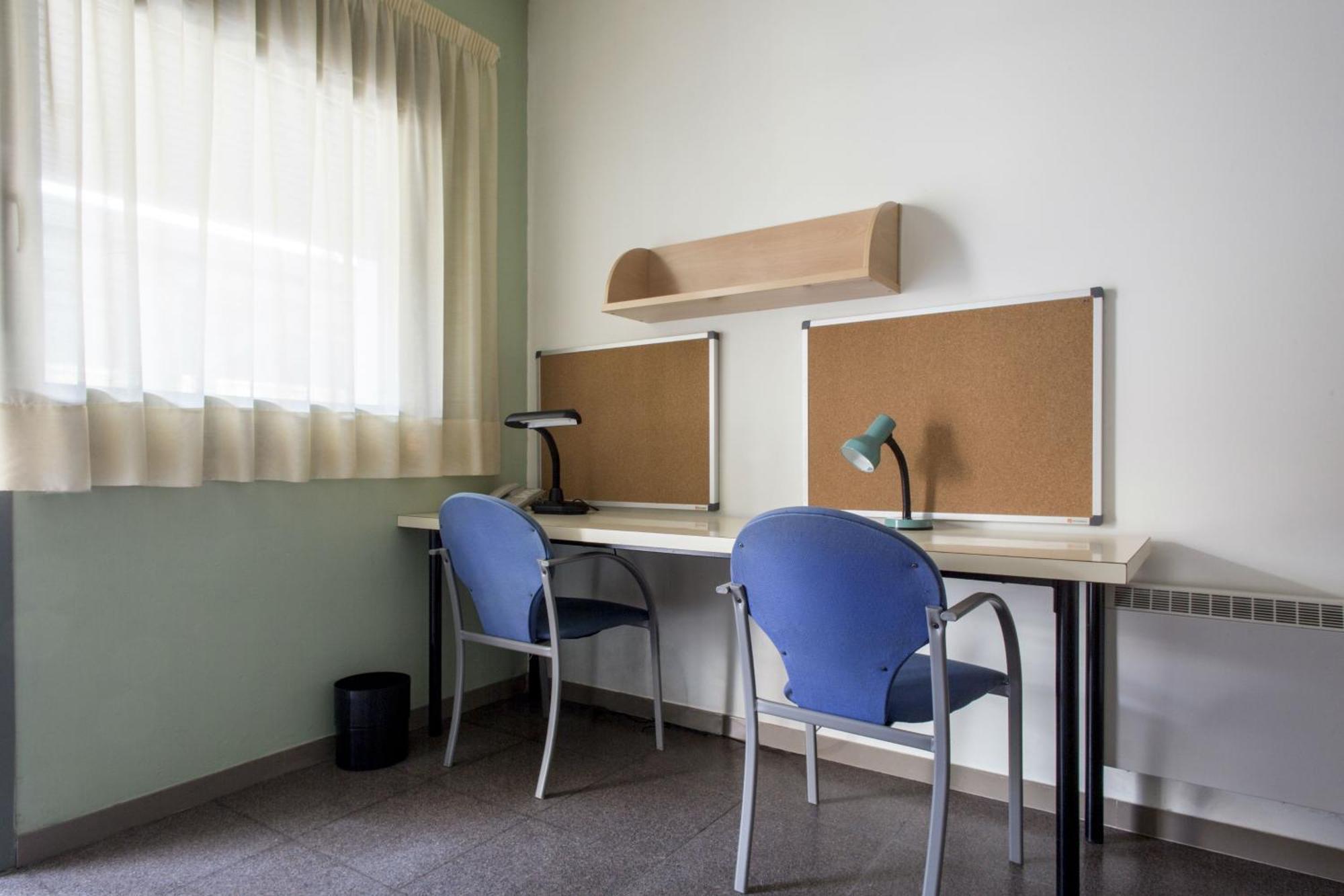 Residencia Universitaria Resa As Burgas Ourense Phòng bức ảnh
